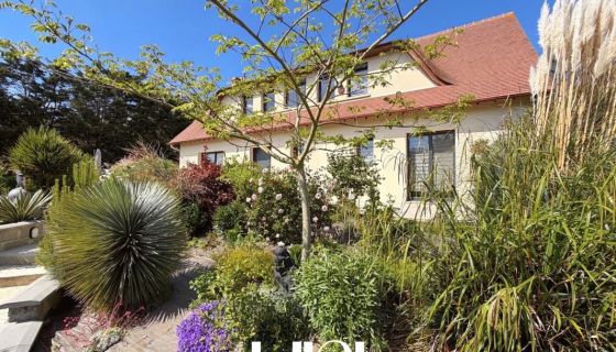 A louer MAISON  DE MAîTRE BORD DE MER PERIERS SUR LE DAN