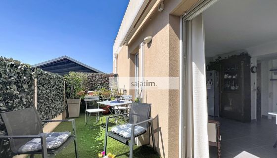 A louer APPARTEMENT DE PRESTIGE T3 60 M2 TERRASSE BORD DE MER LA CIOTAT