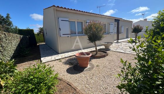 A vendre MAISON  4 PIECES 94 M2 BORD DE MER LONGEVILLE SUR MER