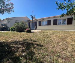 A vendre MAISON  4 PIECES 94 M2 BORD DE MER LONGEVILLE SUR MER