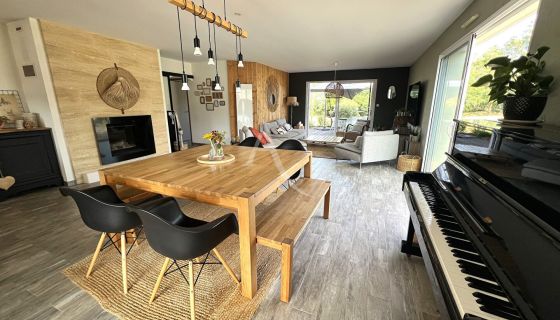 A vendre MAISON  6 PIECES 136 M2 BORD DE MER TALMONT SAINT HILAIRE