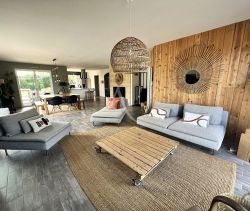 A vendre MAISON  6 PIECES 136 M2 BORD DE MER TALMONT SAINT HILAIRE