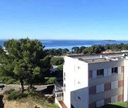 A louer STUDIO  20 M2 TERRASSE VUE MER LA CIOTAT