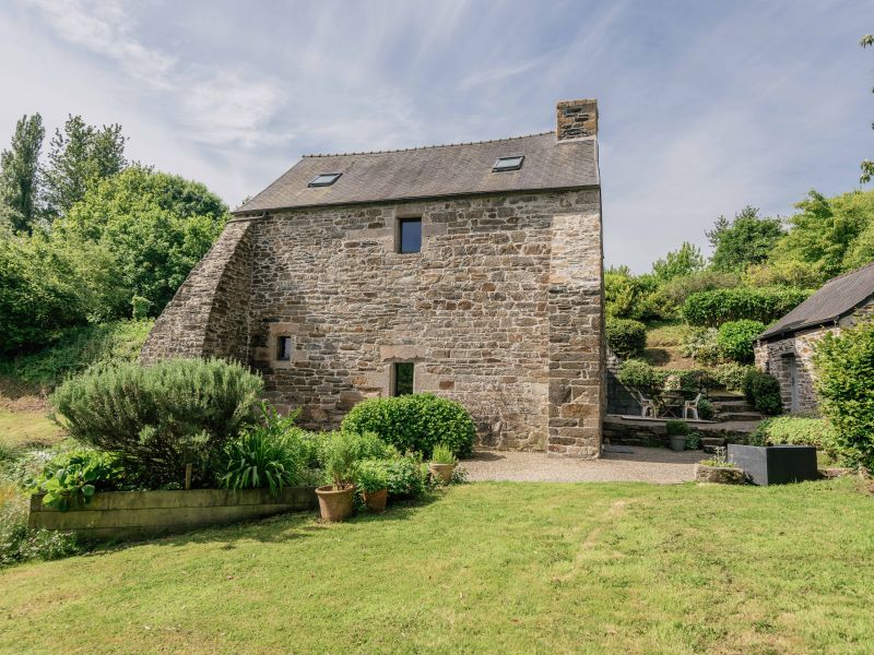 A vendre MAGNIFIQUE MOULIN XVe SIECLE ENTRE TERRE ET MER 7 PIECES 176 M&sup2; HENVIC