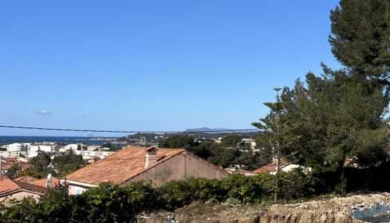 A vendre superbe APPARTEMENT T4 105 M&sup2; REZ DE JARDIN VUE MER Six-Fours-les-Plages