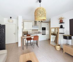 A louer APPARTEMENT T3 56 M2 TERRASSE BORD DE MER LA SEYNE SUR MER