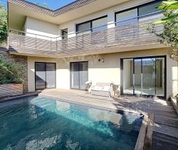 A vendre BELLE  VILLA CONTEMPORAINE 5 PIECES VUE MER  Bandol