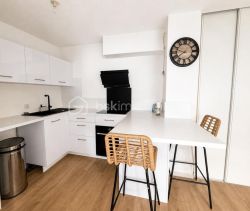 A louer APPARTEMENT T3 52 M2 TERRASSE  ALES