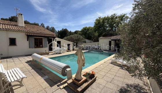 A louer MAISON  8 PIECES 170 M2  PELISSANNE