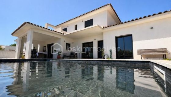 A louer MAISON  D'ARCHITECTE BORD DE MER SANARY SUR MER