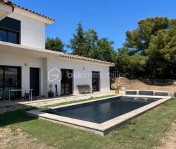 A louer MAISON  D'ARCHITECTE BORD DE MER SANARY SUR MER