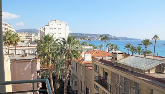 A louer APPARTEMENT T3 70 M2 VUE MER NICE