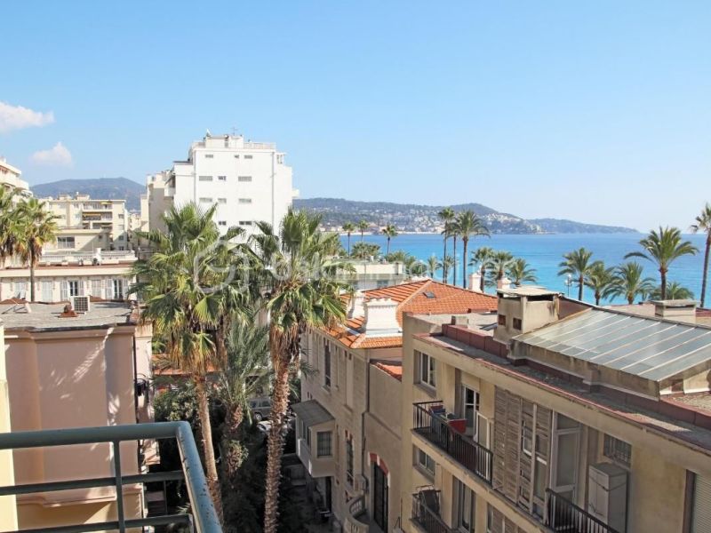 A louer APPARTEMENT T3 70 M2 VUE MER NICE