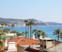 A louer APPARTEMENT T3 70 M2 VUE MER NICE