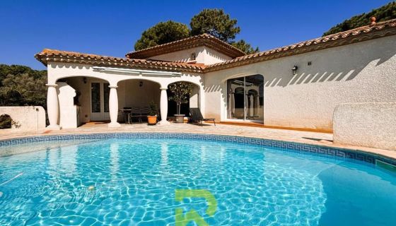 A louer MAISON  6 PIECES 138 M2 BORD DE MER AGDE