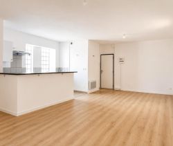 A louer APPARTEMENT T3 70 M2 BORD DE MER NARBONNE