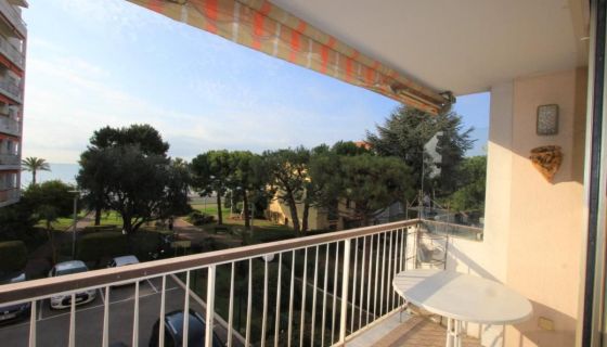 A louer APPARTEMENT T3 70 M2 VUE MER CAGNES SUR MER