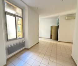 A louer APPARTEMENT T2 51 M2 BORD DE MER NICE