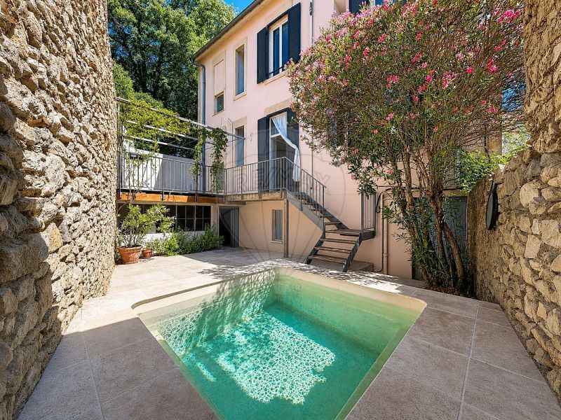 A louer MAISON  DE MAîTRE  NIMES
