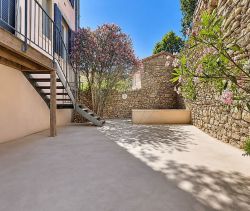 A louer MAISON  DE MAîTRE  NIMES