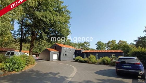 A louer MAISON  9 PIECES 192 M2 BORD DE MER SAINT GILLES CROIX DE VIE
