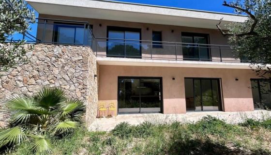 A louer MAISON  CONTEMPORAINE BORD DE MER SAINT RAPHAEL