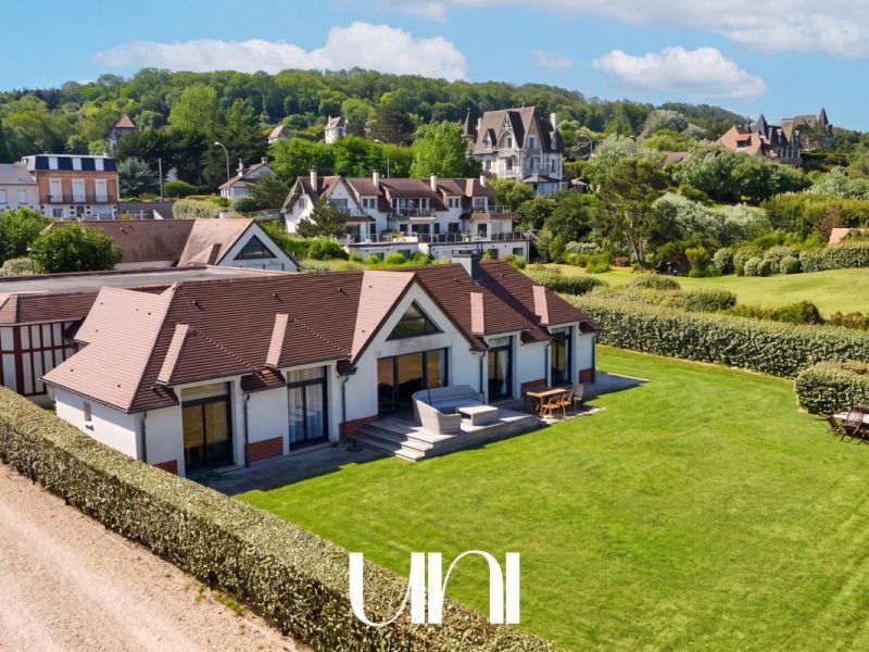 A louer MAISON  D'ARCHITECTE PIEDS DANS L'EAU DEAUVILLE