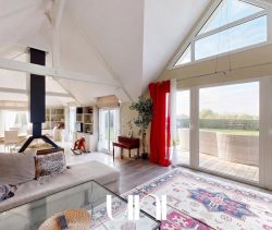 A louer MAISON  D'ARCHITECTE PIEDS DANS L'EAU DEAUVILLE