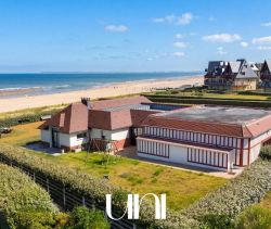 A louer MAISON  D'ARCHITECTE PIEDS DANS L'EAU DEAUVILLE