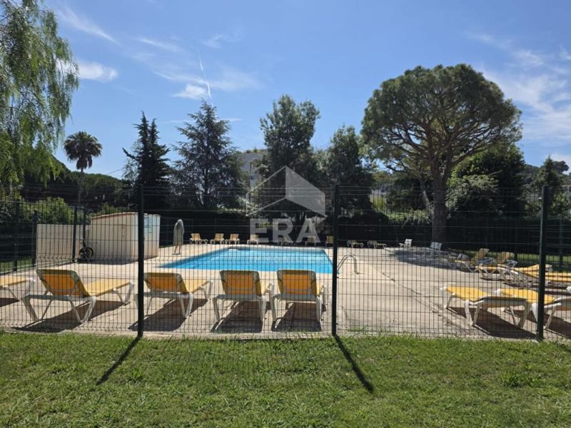 A louer APPARTEMENT T4 85 M2 TERRASSE BORD DE MER CAGNES SUR MER