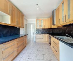 A louer APPARTEMENT T4 85 M2 TERRASSE BORD DE MER CAGNES SUR MER