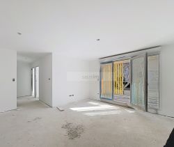 A vendre APPARTEMENT T3 62 M2 TERRASSE BORD DE MER SIX FOURS LES PLAGES
