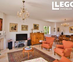 A louer MAISON  6 PIECES 217 M2  FONTJONCOUSE