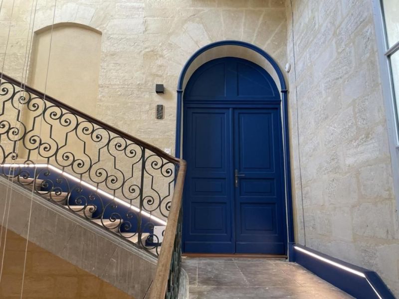 A louer APPARTEMENT T4 128 M2 TERRASSE  UZES