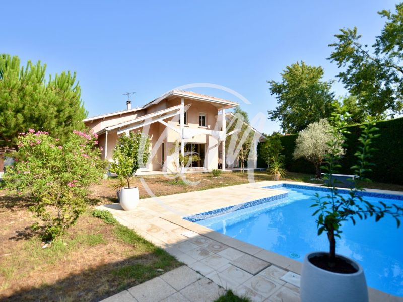 A vendre MAISON  5 PIECES 136 M2 BORD DE MER ARES