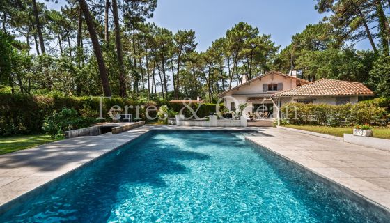 A vendre MAISON  6 PIECES 180 M2  SOORTS HOSSEGOR