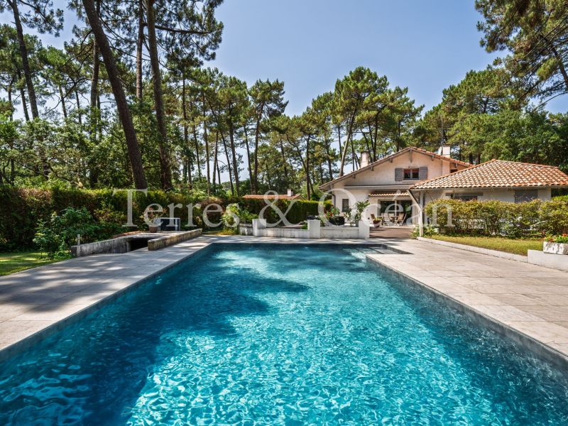A vendre MAISON  6 PIECES 180 M2  SOORTS HOSSEGOR
