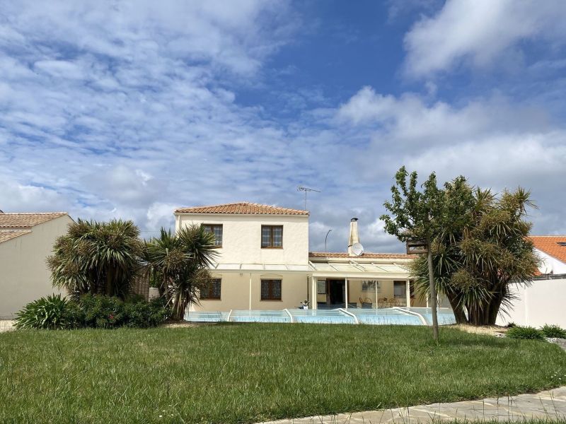 A vendre MAISON  5 PIECES 156 M2 BORD DE MER SAINT GILLES CROIX DE VIE