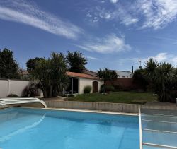 A vendre MAISON  5 PIECES 156 M2 BORD DE MER SAINT GILLES CROIX DE VIE
