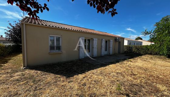 A vendre MAISON  4 PIECES 76 M2 BORD DE MER LONGEVILLE SUR MER
