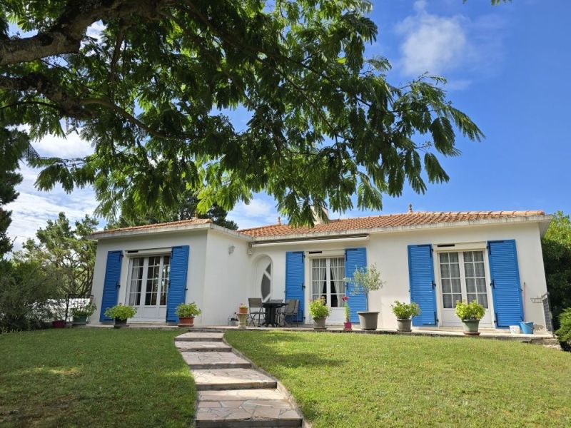 A vendre MAISON  5 PIECES 132 M2 BORD DE MER SAINT JEAN DE MONTS