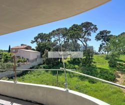 A vendre APPARTEMENT DE PRESTIGE T4 75 M2 TERRASSE BORD DE MER LA SEYNE SUR MER