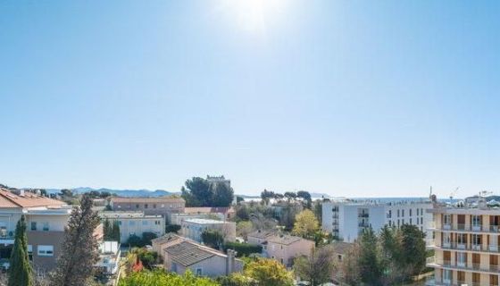 A vendre APPARTEMENT T4 97 M2 TERRASSE BORD DE MER LA CIOTAT