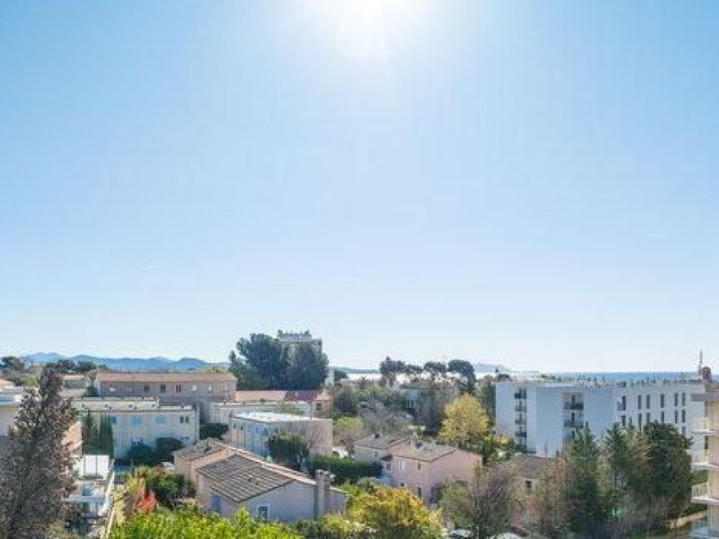 A vendre APPARTEMENT T4 97 M2 TERRASSE BORD DE MER LA CIOTAT