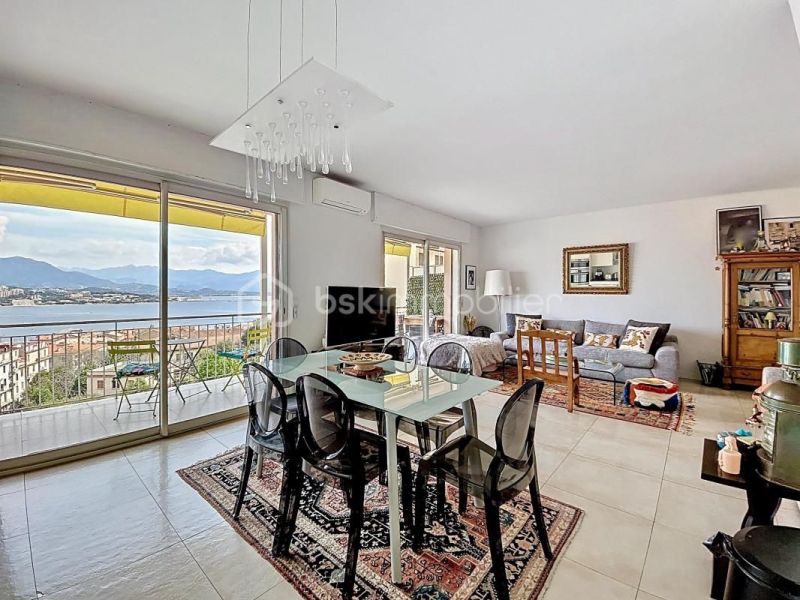 A louer APPARTEMENT T3 93 M2 TERRASSE BORD DE MER AJACCIO