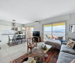 A louer APPARTEMENT T3 93 M2 TERRASSE BORD DE MER AJACCIO