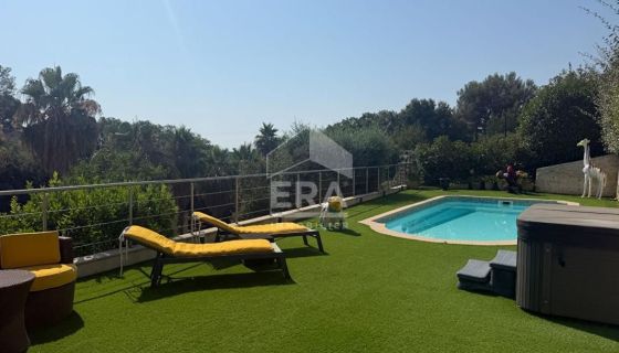 A louer MAISON  7 PIECES 236 M2 BORD DE MER CAGNES SUR MER