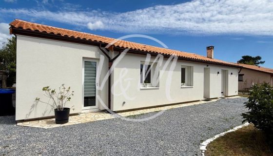 A vendre JOLIE Maison 5 PIECES 111 M&sup2; PLAIN PIED ARES