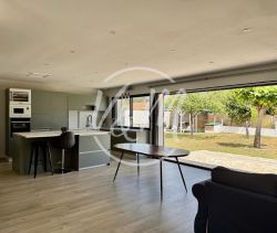 A vendre JOLIE Maison 5 PIECES 111 M&sup2; PLAIN PIED ARES