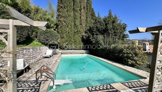 A louer MAISON  7 PIECES 225 M2 BORD DE MER LA COLLE SUR LOUP